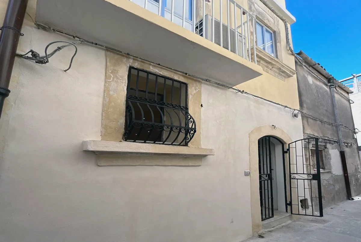 UNITÀ IMMOBILIARE IN CENTRO STORICO - Gallery