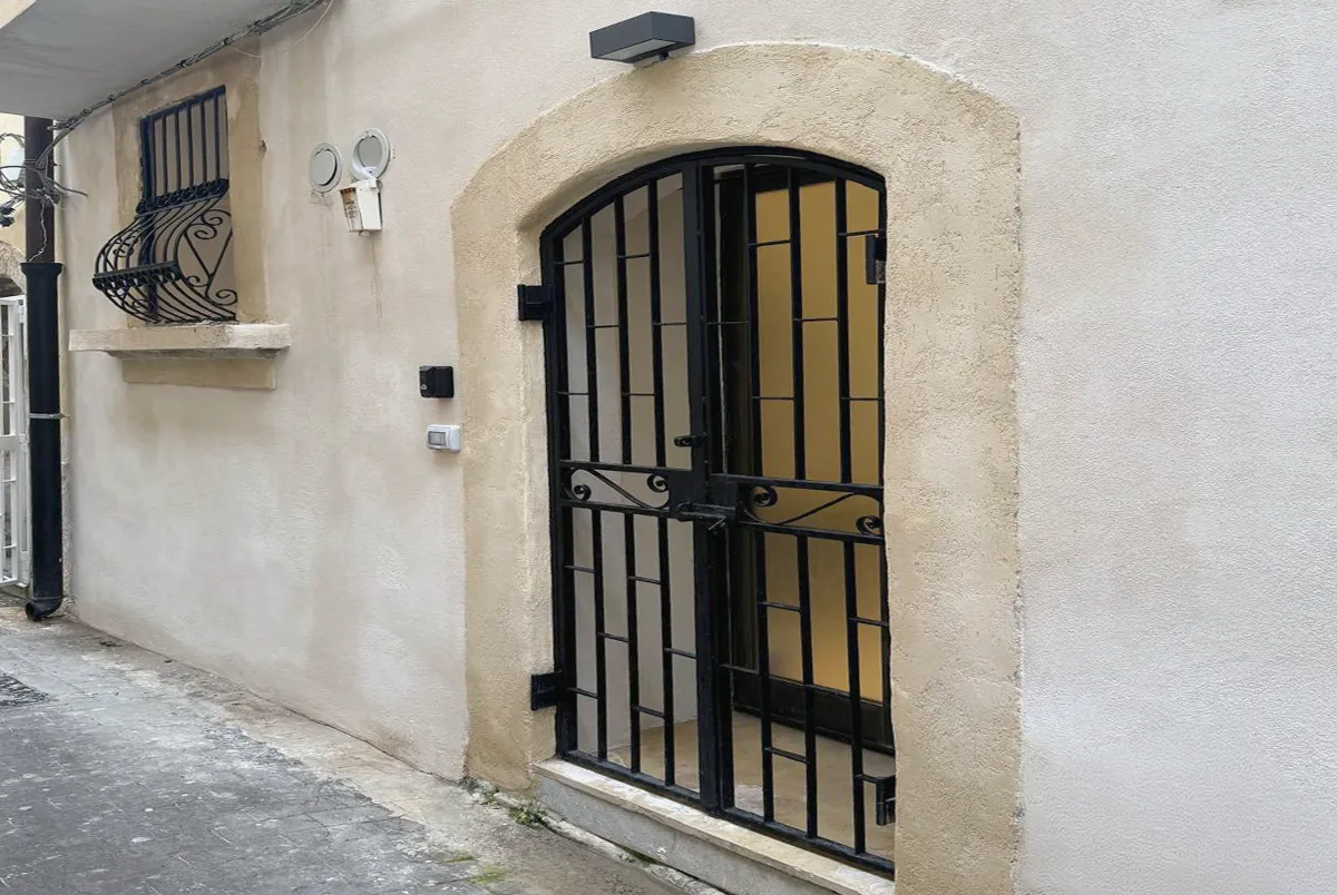 UNITÀ IMMOBILIARE IN CENTRO STORICO - Gallery